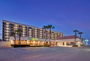 Гостиница Holiday Inn Resort Galveston - On The Beach, an IHG Hotel  Галвестон